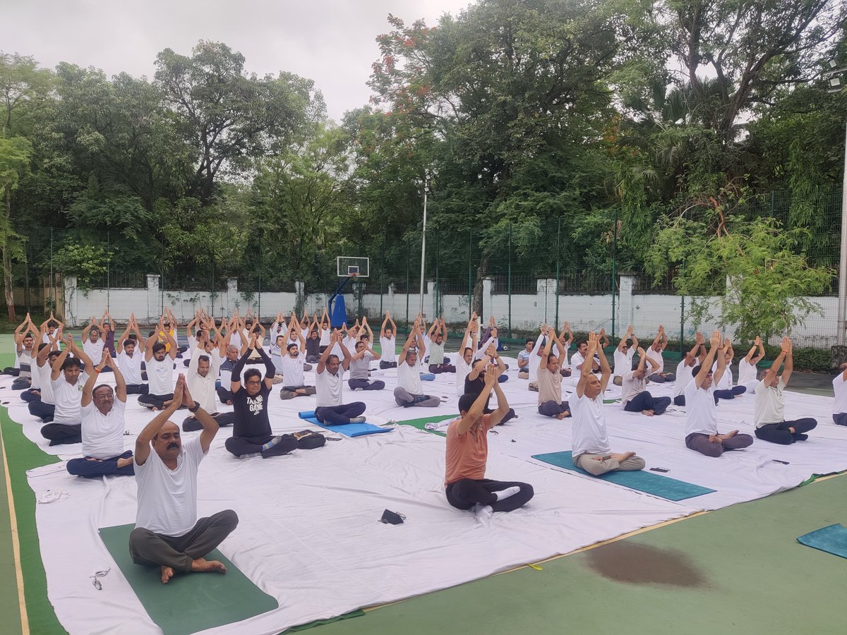 EXCISECGST's tweet image. Today morning, CGST Indore Commissionerate celebrated &quot;Yoga Day&quot; with all joy and enthusiasm with the entire staff in open cloudy sky.