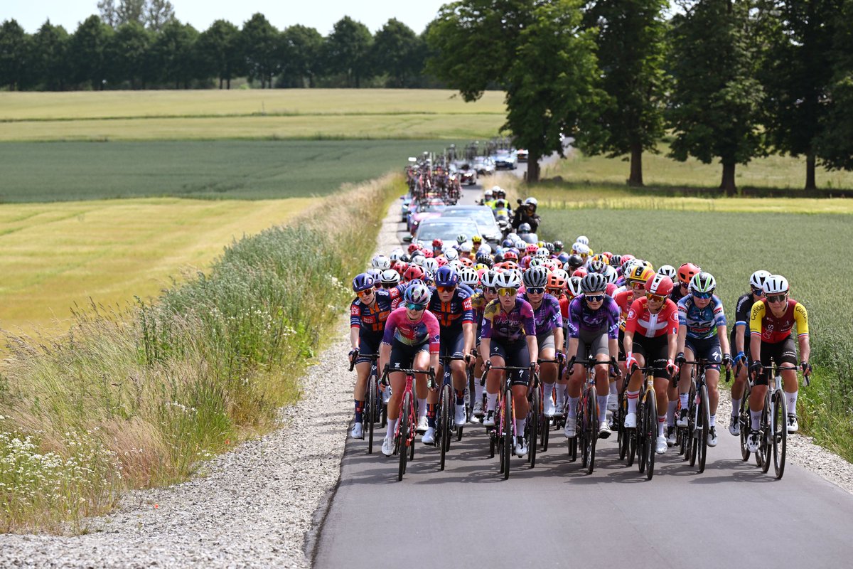 UCI_WWT (@uci_wwt) on Twitter photo 🏁 75 km to go
🇸🇪 Julia Borgström / <a href="/agsoudal/">AG Insurance - Soudal Pro Cycling Team</a>
🇳🇱 Meis Poland / VolkerWessels Cycling Team
🇳🇱 Britt De Grave / DD Group Pro Cycling Team
🇬🇧 April Tacey / <a href="/TeamCoopRepsol/">Team Coop - Repsol</a>
Peloton is 30'' behind.
#UCIWWT #CPHSprint 🏁 75 km to go
🇸🇪 Julia Borgström / <a href="/agsoudal/">AG Insurance - Soudal Pro Cycling Team</a>
🇳🇱 Meis Poland / VolkerWessels Cycling Team
🇳🇱 Britt De Grave / DD Group Pro Cycling Team
🇬🇧 April Tacey / <a href="/TeamCoopRepsol/">Team Coop - Repsol</a>
Peloton is 30'' behind.
#UCIWWT #CPHSprint
