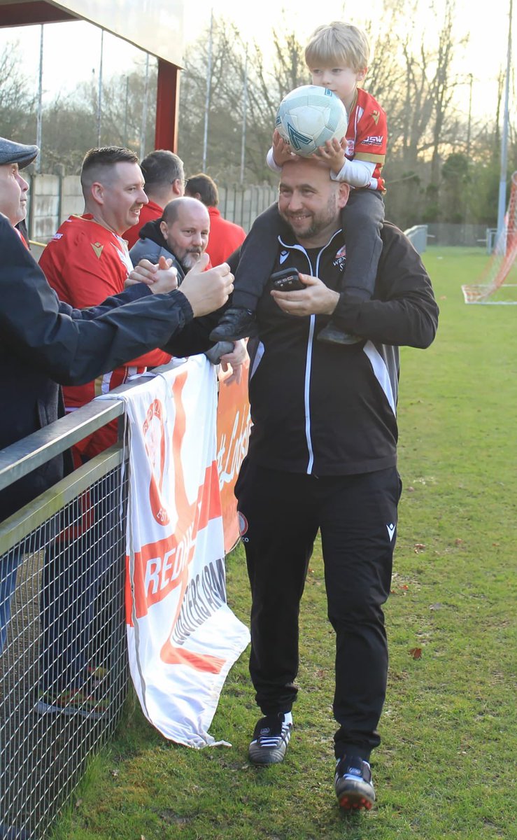 With lots of teams posting signing and pre-season, it's making me think about the up coming season. Part of the Redhill management team for the last 2 and bit seasons. Thinking of what to do next.If there are any management teams looking to add to what they have would love a chat