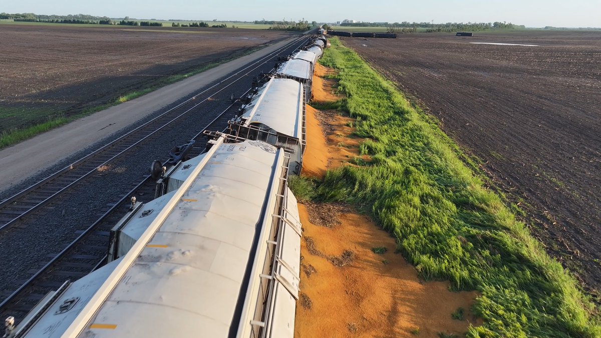 brianemfinger's tweet image. YouTube video of the tornado damage and yesterday’s tornadoes:
Deadly North Dakota Tornadoes
youtu.be/oL2cUDVmHWA
#ndwx #tornado