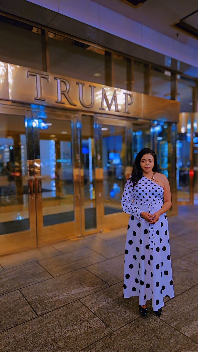 Trump NTUMBA en téléchargement à Limete comme c'était Kagame KALONDJI. Ngai pe Bibishe Trump (rires). Bon week-end compatriotes. 🙏🏻🙏🏻🙏🏻