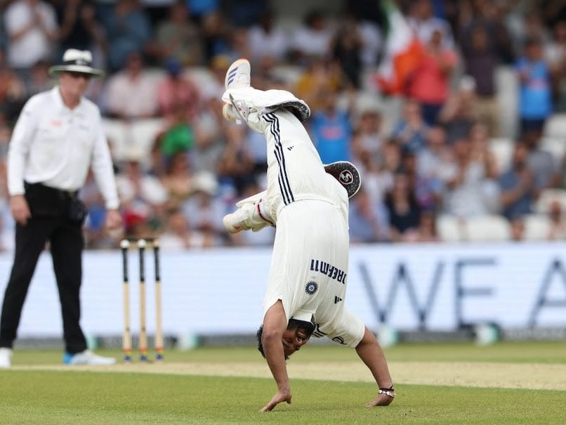 Manoj Mishra ମନୋଜ ମିଶ୍ର (@manojmishrasays) on Twitter photo Happy #YogaDay2025 🔥
The best Indian test batsman was at it again!
#RishabhPant <a href="/RishabhPant17/">Rishabh Pant</a>
#ENGvsIND
#Headingly Happy #YogaDay2025 🔥
The best Indian test batsman was at it again!
#RishabhPant <a href="/RishabhPant17/">Rishabh Pant</a>
#ENGvsIND
#Headingly