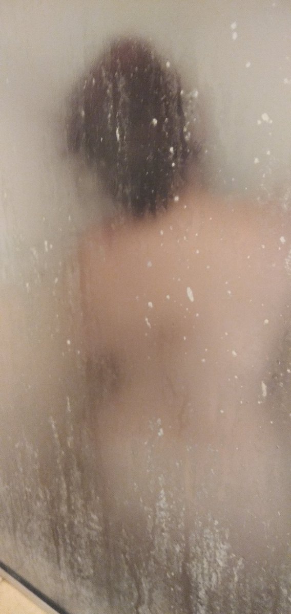 Meridasued1's tweet photo. Que hay atrás de este vidrio empañado...  Buen día y exelente sábado a disfrutar #SabadoDeMorboYProvocación #swinger #merida #sexo #parejas https://t.co/fIrbDZzj6M