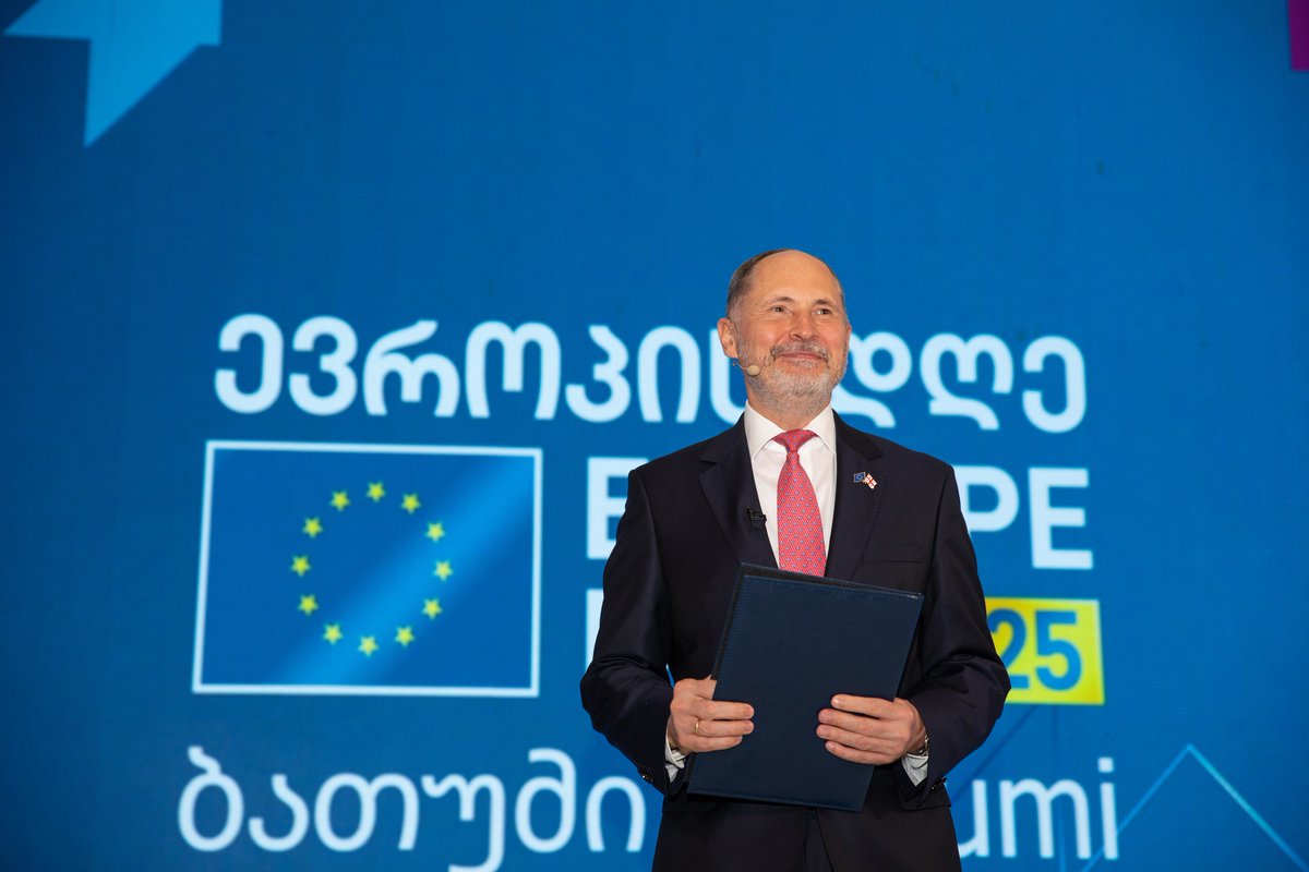 UNICEF Georgia (@unicefgeorgia) on Twitter photo Today in #Batumi, we have celebrated Europe Day together with <a href="/EUinGeorgia/">EU Delegation Georgia 🇪🇺</a>. We’re delighted that the engaging questions and literary challenges of the “Bookshelf” activity sparked great interest among both children and adults.
#Ertad Today in #Batumi, we have celebrated Europe Day together with <a href="/EUinGeorgia/">EU Delegation Georgia 🇪🇺</a>. We’re delighted that the engaging questions and literary challenges of the “Bookshelf” activity sparked great interest among both children and adults.
#Ertad