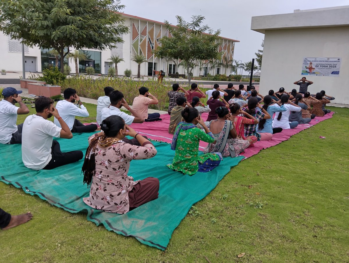 cpatel45's tweet photo. @RSCBhavnagar celebrated #InternationalYogaDay2025 theme "Yoga for One Earth , One Health" .
June 21'celebrated in #190countries we unite in #breath, #balance and #mindfulness. Yoga is more than movement it's path to inner #peace , #health and #Harmony with the world around us. https://t.co/gFk0tik8bY