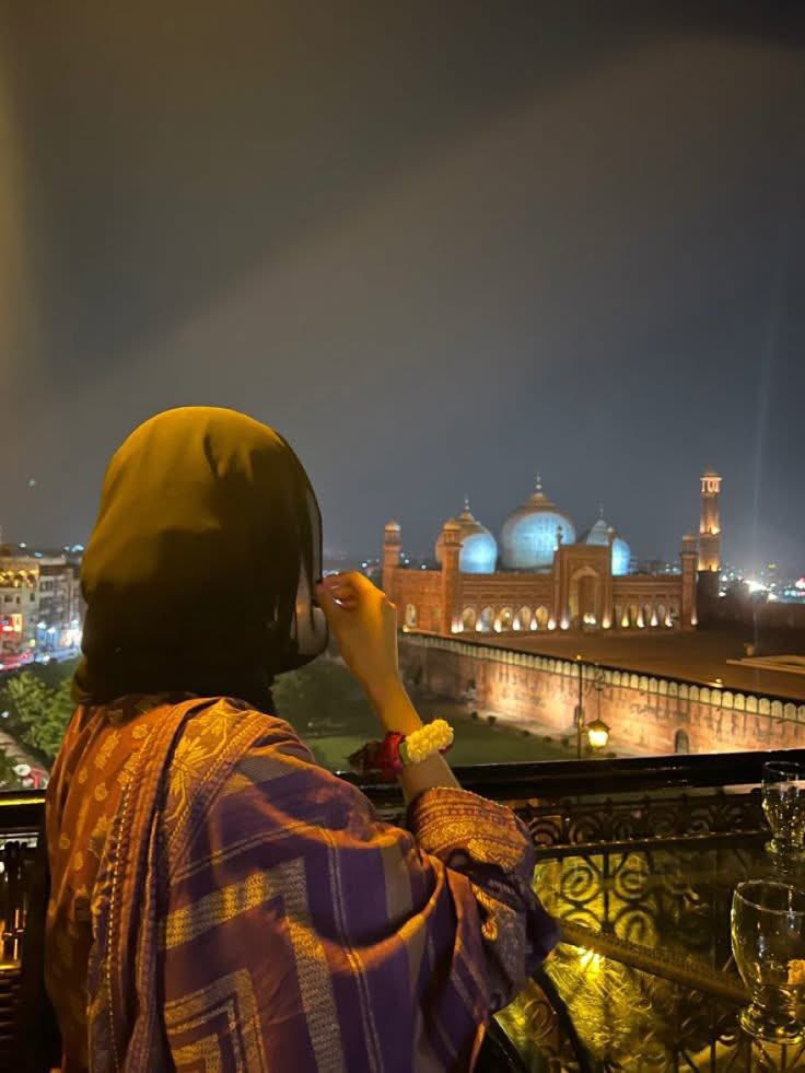 اس دُکھ بھری حیات کی محرومیاں نہ پوچھ
کیا کیا تجھے بتائیں کہ کیا کیا نہ ہو سکا 🥀
