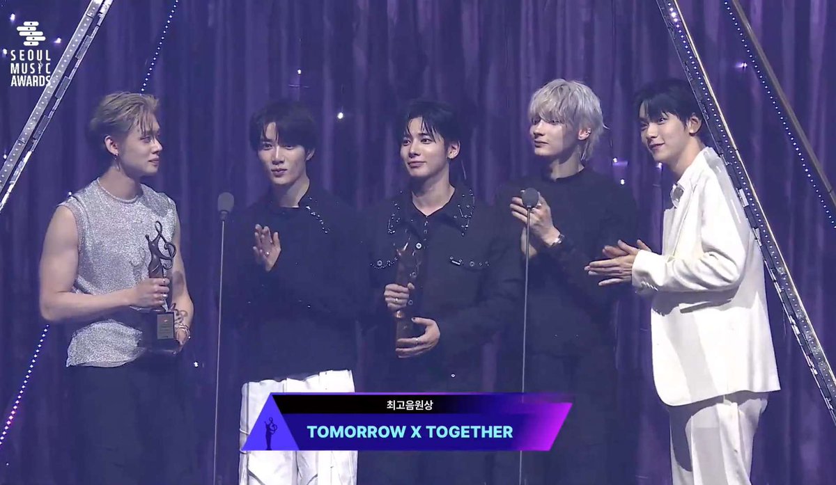 투모로우바이투게더 음원총공팀 (@txt_stream) on Twitter photo 🏆 투모로우바이투게더 제34회 서울가요대상 최고앨범상, 최고음원상 수상을 축하합니다🏆
#투바투_최고의_음원음반상_축하해
위 해시태그와 함께 수상을 축하해주세요! 🏆 투모로우바이투게더 제34회 서울가요대상 최고앨범상, 최고음원상 수상을 축하합니다🏆
#투바투_최고의_음원음반상_축하해
위 해시태그와 함께 수상을 축하해주세요!