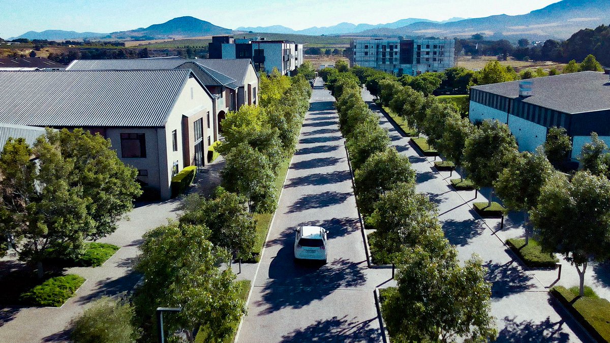 ✨ KLEI Aparthotel at Devonbosch — Invest Smart, Live Inspired
Be part of Stellenbosch’s first Cape Winelands aparthotel: enjoy 8% rental guarantee for 3 years, no transfer duty, and an unmatched lifestyle.

👉 Discover your opportunity now at loom.ly/jgURHhY