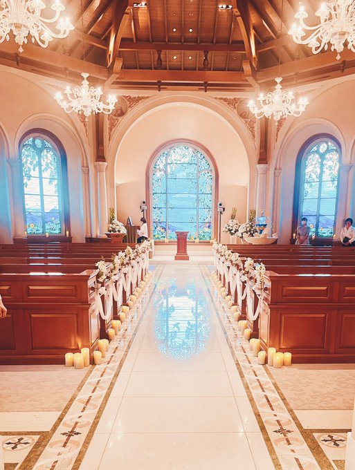 少し前に結婚式に呼んでいただいたんですけどすごくキレイでした 