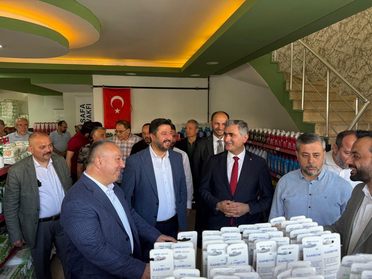 📍Nevşehir Verenel Derneği

İhtiyaç sahibi vatandaşlarımızın gönül rahatlığıyla ücretsiz olarak alışveriş yapabileceği, insan onurunu merkeze alan Verenel Nevşehir Sosyal Market’in açılışını; Valimiz Sayın <a href="/ValiFidan/">Ali Fidan</a>, Milletvekilimiz <a href="/MvSuleymanOzgun/">Süleyman Özgün🇹🇷</a>, Kadın Kolları Başkanımız