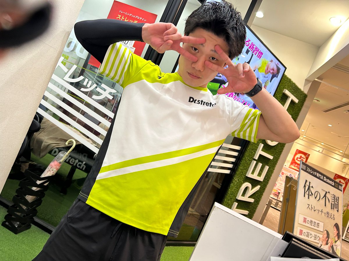 【北条洸樹】
横揺れド緊張北条でしたがいつもは上に前にまっっっすぐ突き進む男です！！笑

北条らしい素直で真っ直ぐなプレゼン。
がんばれ！！👊

#店長プレゼン 
#北条洸樹
#生涯忘れられない思いが残る店舗