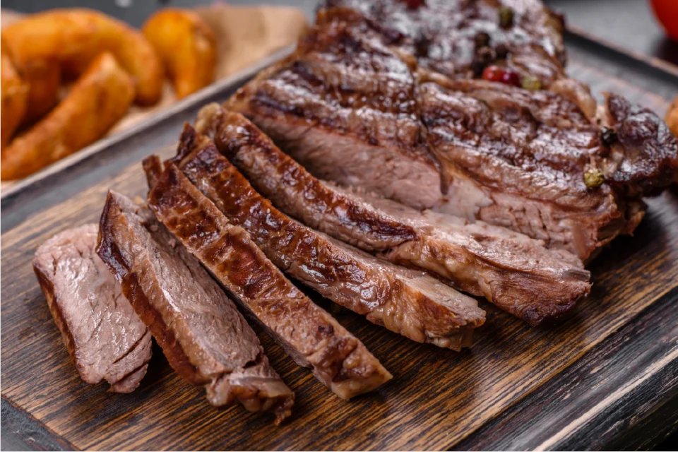 El corte de carne muy barato que casi nadie usa (y es perfecto para guisos, empanadas o la parrilla) sitiosargentina.com.ar/el-corte-de-ca… #carne #asado #barbacoa