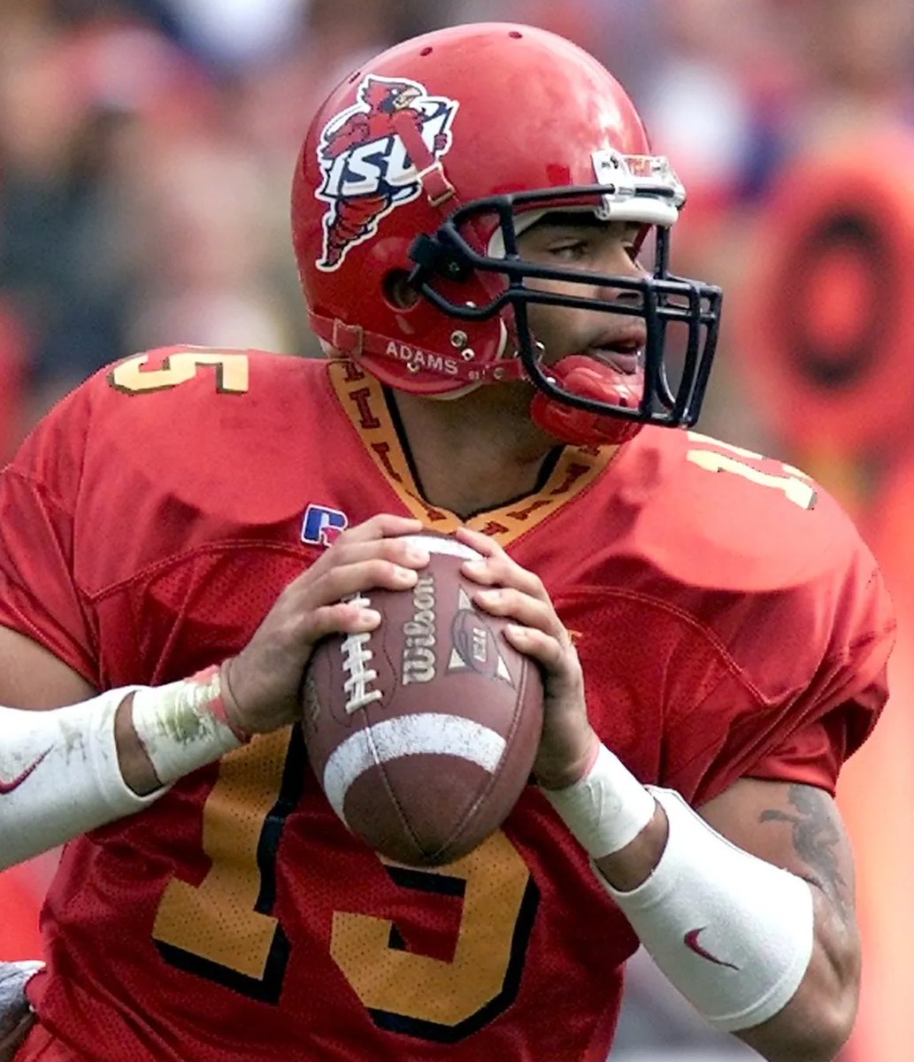Top 5 Retro CFB Uniforms That Should Be Made Primary — a thread.🧵

#5: Iowa State - Cy Cyclone 🌪