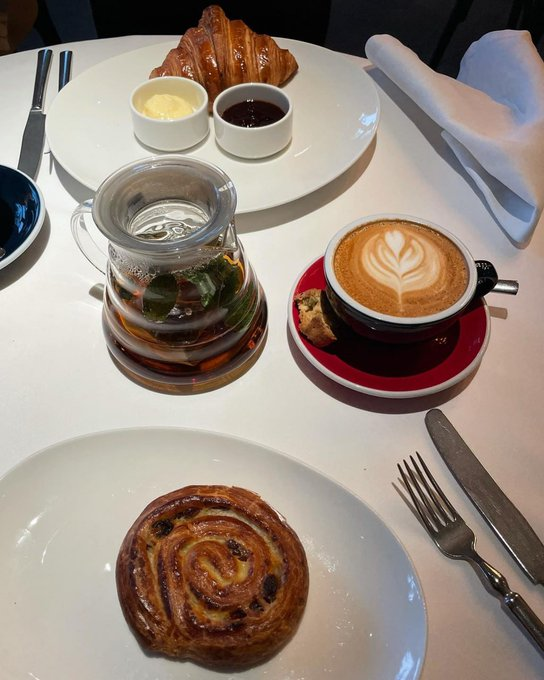 Coffee, desserts and weekends, extreme comfort