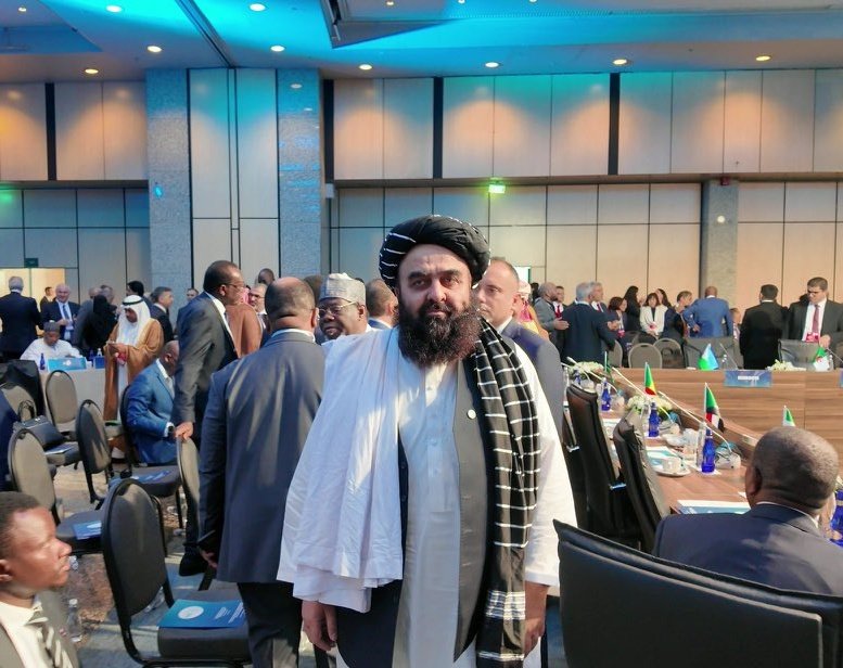 MalalahTyibah's tweet photo. د ګيدړانو په منځ کې ﺯمرۍ❤❤
اميرخان متقي ترکيې ته ورسېد.
ملګرو دا لايکونه مو کم وخت ته ساتلي کش ورکى ❤❤❤ https://t.co/QMsJz5wmwS