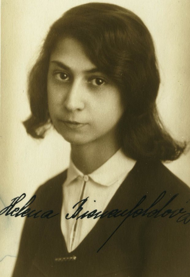 21 czerwca 1909 | W Pradze urodziła się czeska Żydówka Helena Bienenfeldová. 

Deportowana do #Auschwitz z getta #Theresienstadt 6 września 1943 r. Nie przeżyła.