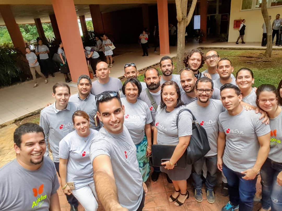Un día como #Hoy la <a href="/universidad_uci/">Universidad de las Ciencias Informáticas</a>  creo 3 aplicaciones 100% cubanas: toDus, Picta y Apklis. 7 años en pos de la soberanía tecnológica de Cuba. Felicidades a todos los fundadores y a los que siguen vinculados al equipo #z17 <a href="/KAINOSSA/">KAINOS S.A.: Sociedad de Interfaz de la UCI</a> <a href="/RosadoCU/">Rosado</a> <a href="/raydelmp/">Raydel Montesino Perurena</a>