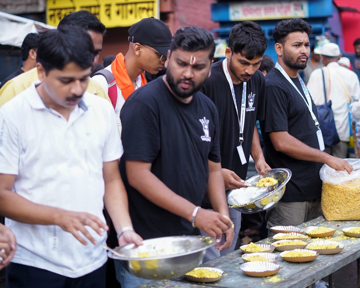 Pune First (@pune_first) on Twitter photo Team SRK Pune, a Shah Rukh Khan fan club, extended heartfelt support to the warkaris by organising refreshments for them during their halt in the city on Saturday
<a href="/teamsrkpune/">Team Shah Rukh Khan Pune</a> Team SRK Pune, a Shah Rukh Khan fan club, extended heartfelt support to the warkaris by organising refreshments for them during their halt in the city on Saturday
<a href="/teamsrkpune/">Team Shah Rukh Khan Pune</a>