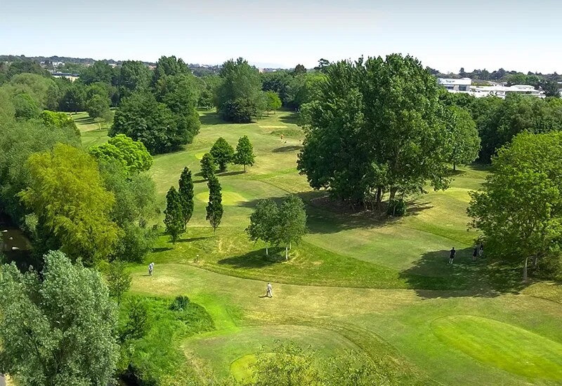 A much-loved Finglas sporting facility is under threat, as Tolka Valley Pitch and Putt on Ballyboggan Road faces permanent closure — prompting strong criticism from local TD Paul McAuliffe.
dublinpeople.com/news/northside…