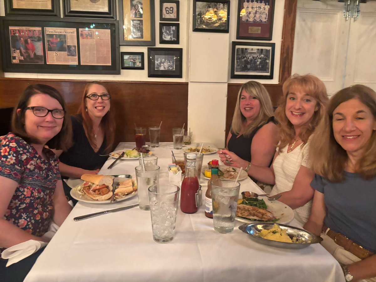 HUGE THANKS to everyone who joined us at Ye Old College Inn to #DineForACause last month! It was a great night. 💙😇

Thank you all for the support and helping us help our kids. We couldn't do it without you!
#AngelsPlace  #YeOldeCollegeInn #childrenscharity #neworleanscharity