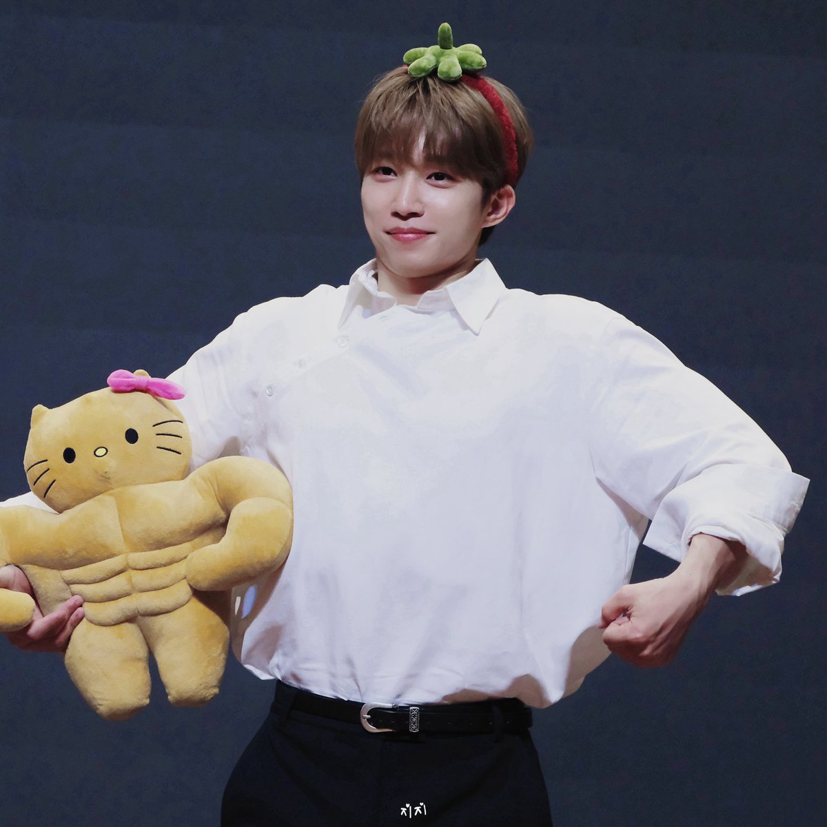 qwerO228's tweet image. 250620 애플뮤직 팬싸

#NFlying #SeoDongSung  #서동성 #엔플라잉