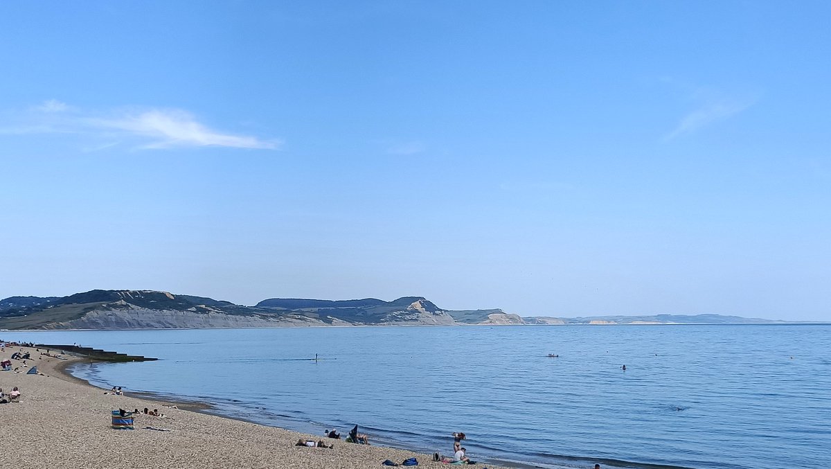 CarolynDActor's tweet image. Feeling so much gratitude for my lovely friends over here who helped make my birthday fabulous 💖😊 lunch & drinkies down at Lyme Regis in Thursday, a glorious summer day & some beautiful flowers 💐☀️🍹#gratitude #friendships #summerfun