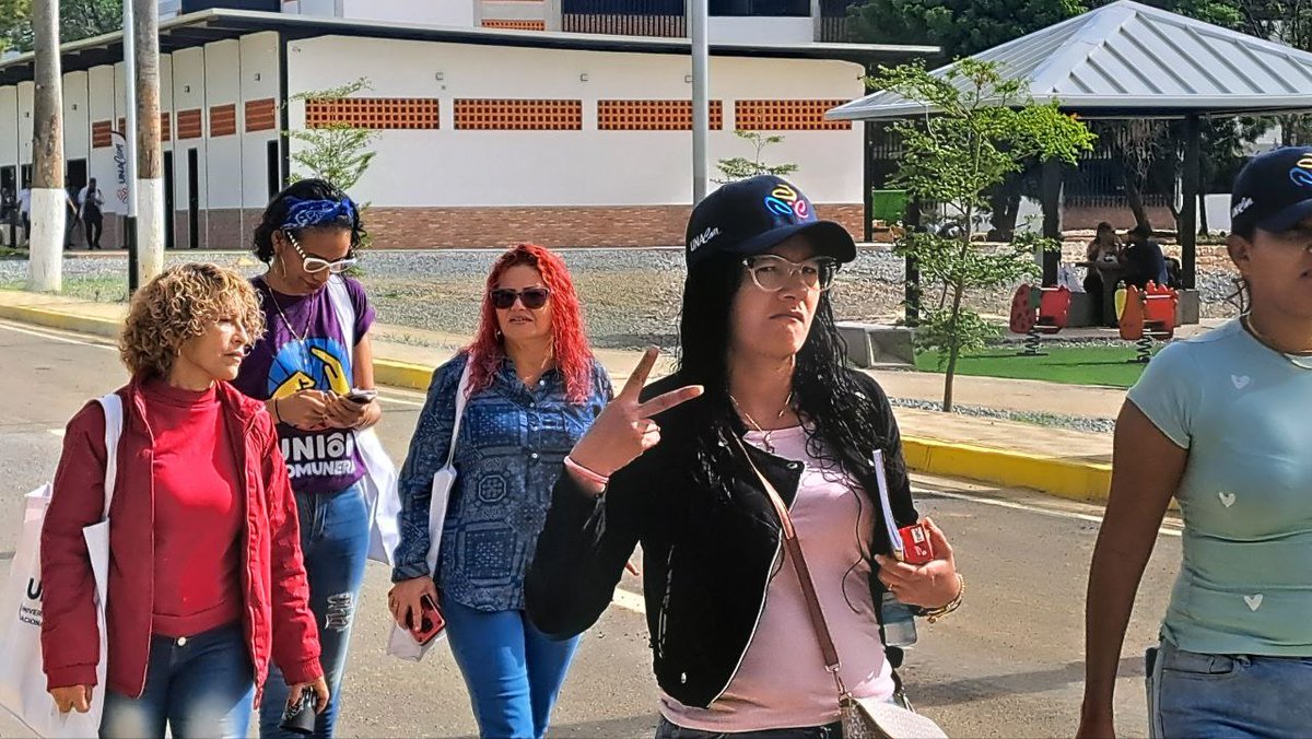 AnaGPinto1's tweet image. #EnFotos | Así inicia este día #21Jun desde la Universidad Nacional de las Comunas, #Unacom, en el marco del 1er Encuentro Nacional de Formación de Formadores 
ProtagonistaDeCambios
#ONCALaVozDeEcos