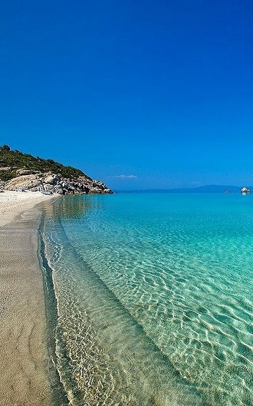 Ας απολαύσουμε ό,τι μας 
κάνει χαρούμενους γιατί    
          ♦️η χαρά♦️
    είναι δικαίωμα ζωής..
Να περνάτε όλοι σας 
όμορφα αγαπημένοι μου⛵
