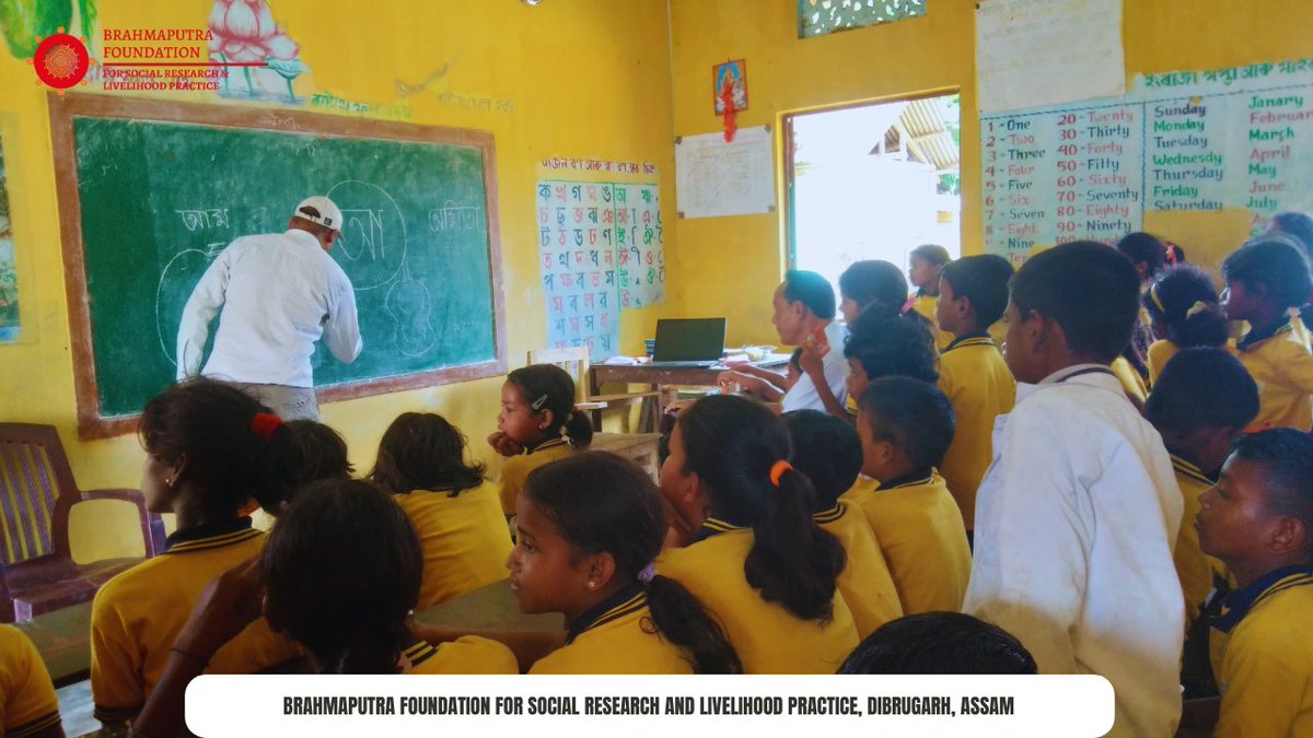 BrahFound_SRLP's tweet image. 📚 Focused Learning in Action!
Teachers at Mukalbari Kamakhyabari LPS are holding special sessions to bridge language learning gaps, based on recent assessments. #PilotPhase #EducationMatters #LearningRecovery
