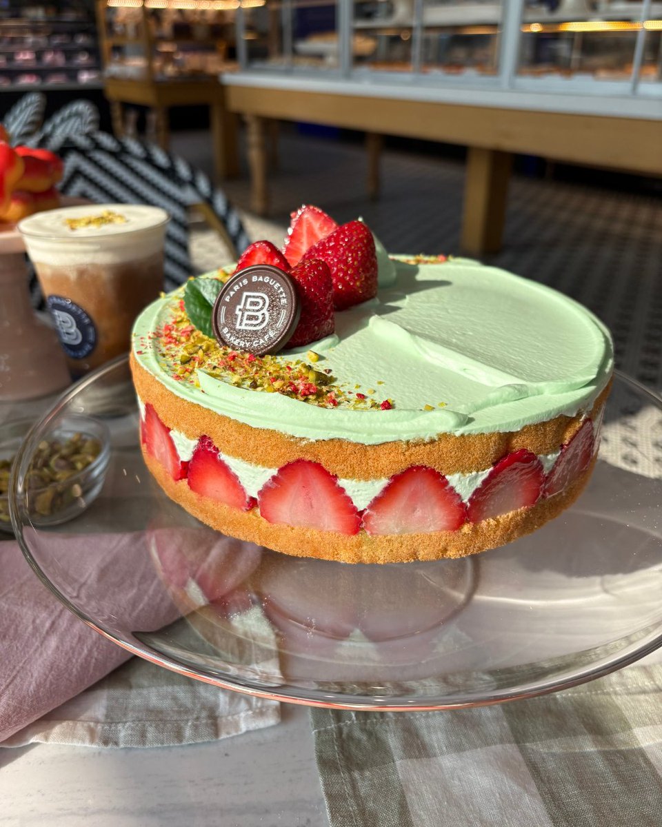 The sweetest tablescape 🍰🍓

#strawberry #pistachio #cake #pastries #parisbaguette
