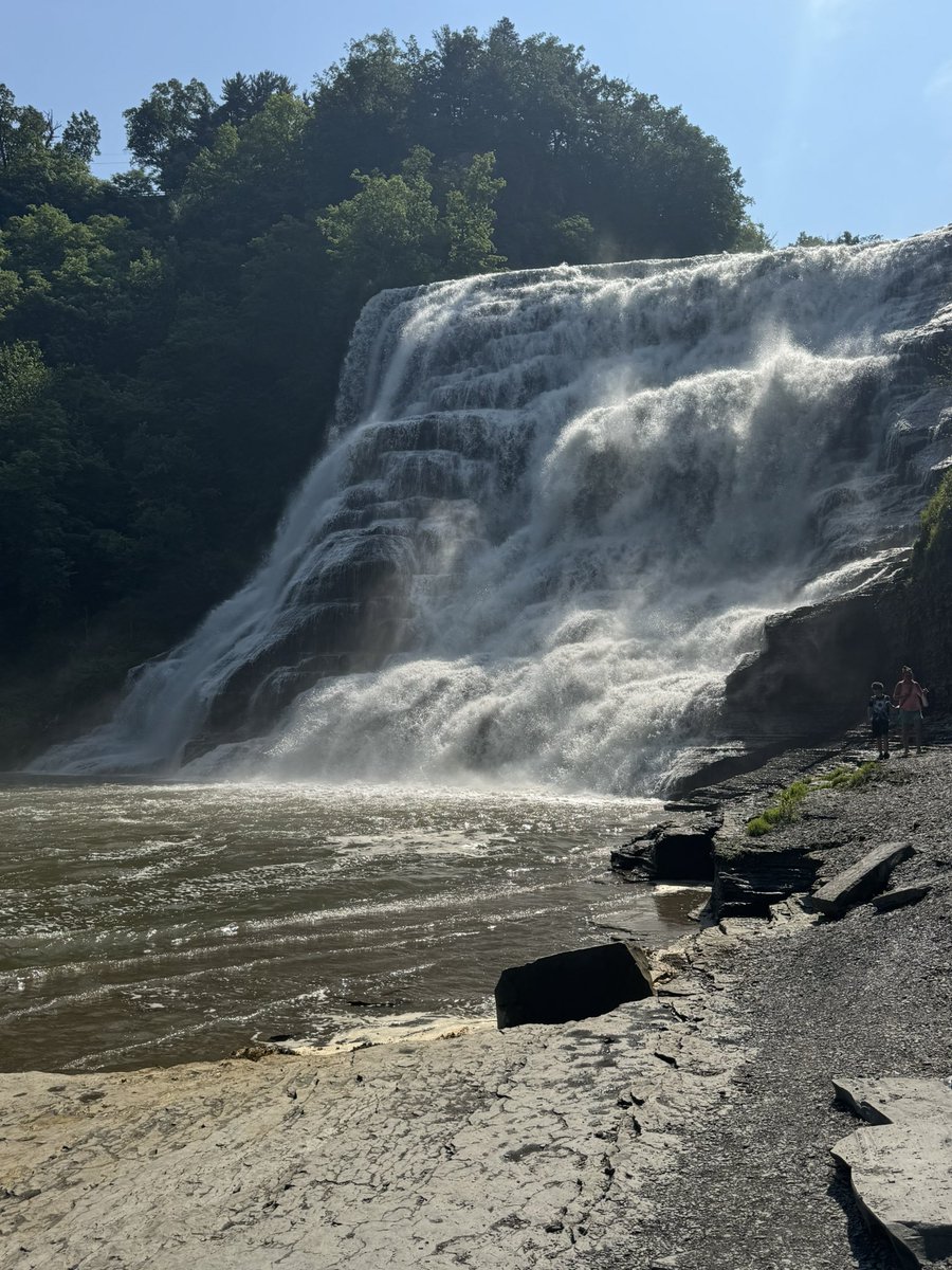 “It’s great to be here”
🔴🐻