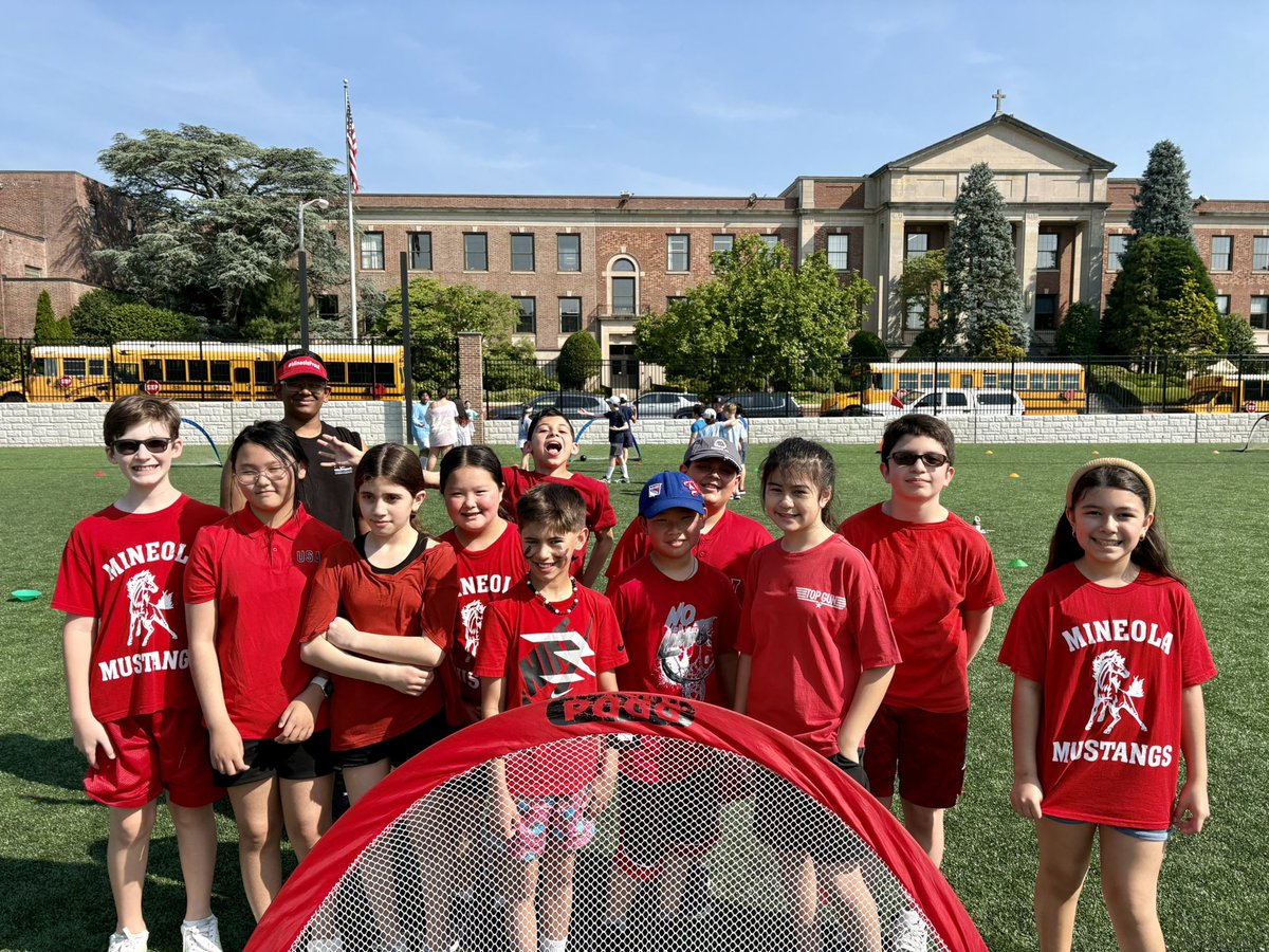 Allabouttheyet's tweet image. 😎 CORE MEMORY….. Field Day!
During our final Agency Hour of the school year, we reflected on our 5th grade journey from start to finish. Field Day was our favorite memory!
Thank you to the @MineolaMS Phys Ed Department for organizing a great day.
#MineolaProud
