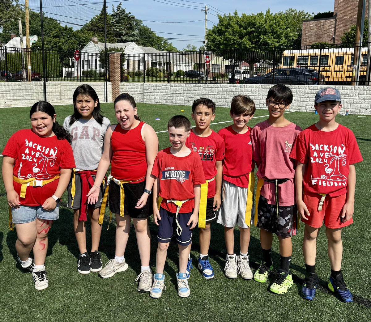 Allabouttheyet's tweet image. 😎 CORE MEMORY….. Field Day!
During our final Agency Hour of the school year, we reflected on our 5th grade journey from start to finish. Field Day was our favorite memory!
Thank you to the @MineolaMS Phys Ed Department for organizing a great day.
#MineolaProud