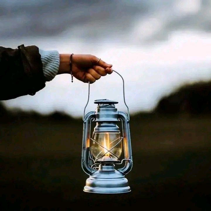 ژوند ډېر لنډ دی___!!🍂  
د کینې ساتلو، دښمنیو پاللو او وخت ضایع کولو لپاره نه دی*😌
څومره چې ژوندی يې، په موسکا ژوند وکړه*✨
بخښنه وکړه، مینه وکړه، او نیکي وکړه🌷🌸
ځکه یوه ورځ به یوازې یادونه پاتې شي💯🫂R👍