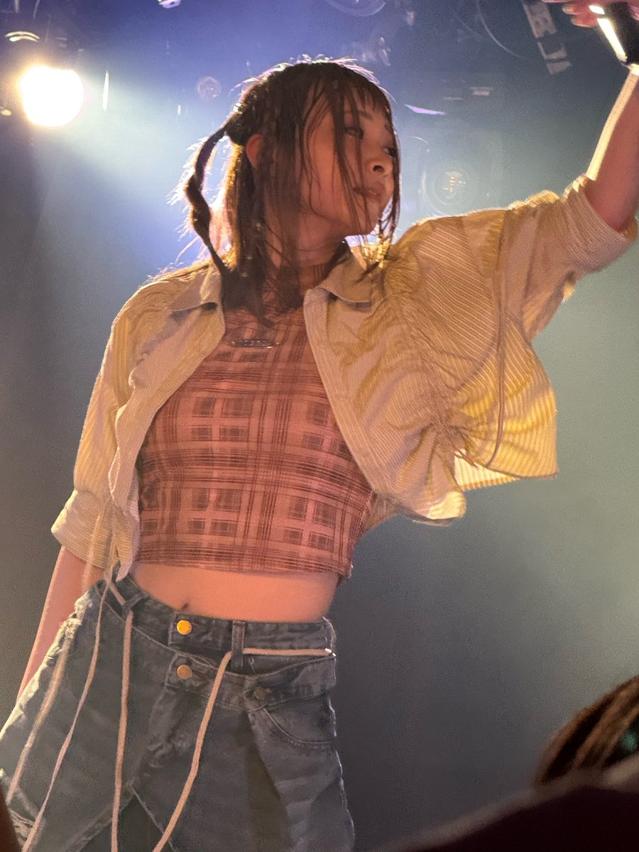 Mmah1a's tweet photo. リリイベで一目惚れしてから２回目のお祝いできて嬉しい💛！！！
かっこよくて可愛くて話してる時はニコニコしてくれてとても大好きです🦔！
りなちゃんの夢も応援したいし幸せでいてください！！！
 #RiNA生誕2025 https://t.co/ri3iyXhaaV