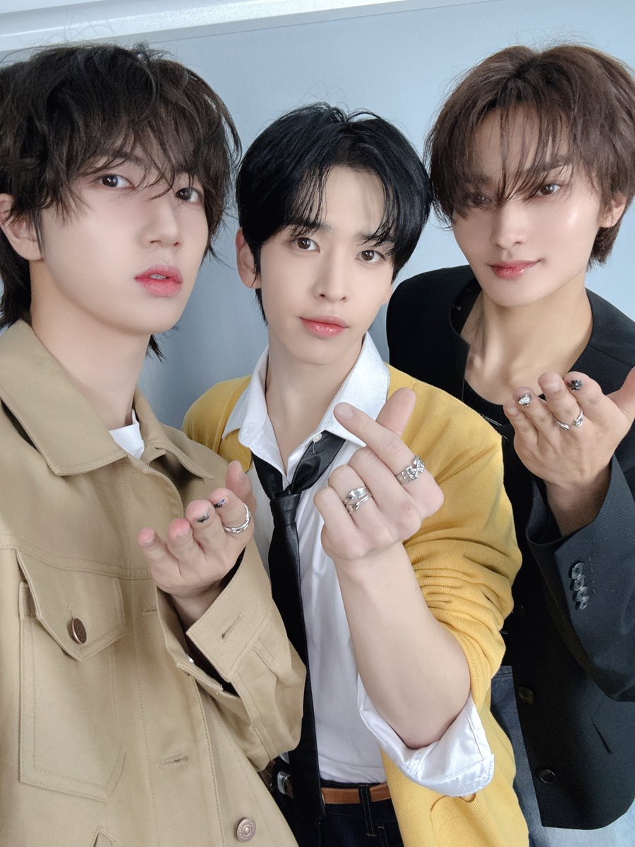 [📸] 250621
제34회 #서울가요대상

크래비티가 베스트 퍼포먼스상을 수상하였습니다🏆👏
언제나 변함없는 사랑 보내줘서 고마워요 러비티🫶
정규 2집 'Dare to Crave' 활동도 많은 기대와 사랑 부탁드립니다💜

#CRAVITY #크래비티
#DaretoCrave
#SETNETG0?! #SETNETGO