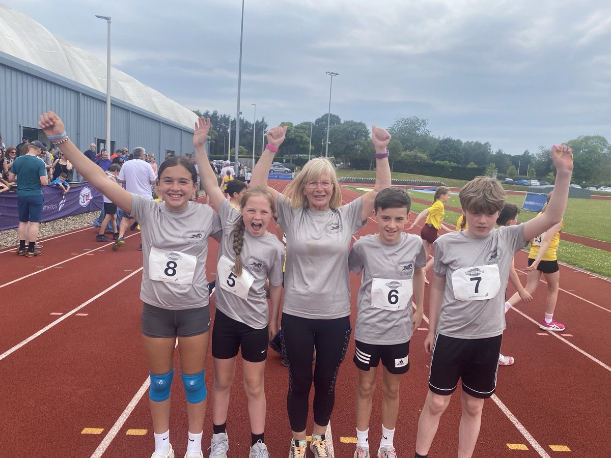 inverclyde_ac's tweet photo. Pride of Inverclyde ⭐️5th place in National Superteams.  What a result. We are all buzzin. #StrongandDetermined. ⁦@ActiveSchoolsIC⁩  ⁦@SALDevelopment⁩  ⁦@greenocktele⁩ https://t.co/oxDYbZ6G7g