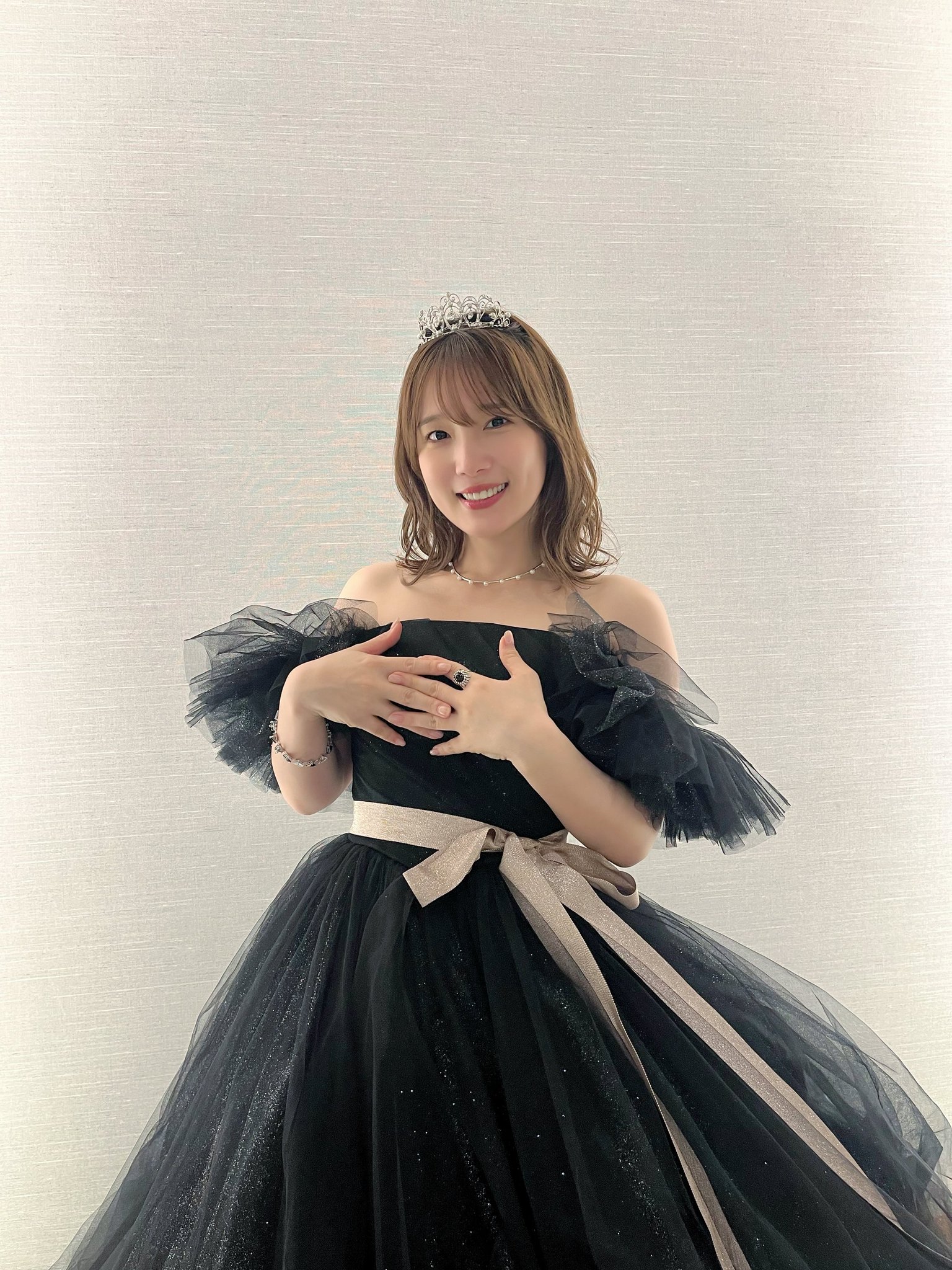 「魔女と野獣」内田真礼 直筆サイン入りパネル Amazon.co.jp: 魔女と野獣 内田真礼 直筆サイン入りパネル