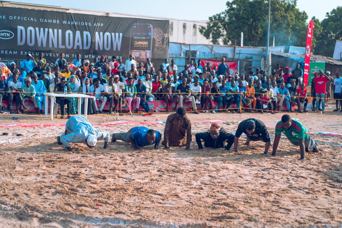 DambeWarriors's tweet image. DAMBE WARRIORS honor and tradition was on display in NIGER, so much so that even some crowd members tried to show off their strength!

#dambewarriors
#dambe
#combatsports
#nigeria
#africanculture
#knockout
#fight
#crowdmoments
#Season02
#Niger
