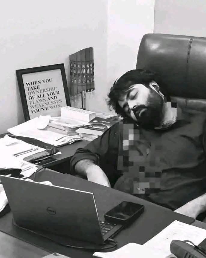 خود کشی کے اکثر واقعات میں لوگ مرنا نہیں چاہتے، بس وہ چاہتے ہیں کہ انکا درد مر جائے۔۔😥💔