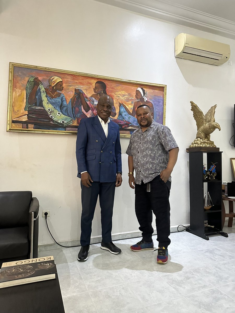 CKMbala's tweet photo. CAMP DE LA PATRIE !
Un très bon entretien cet après midi avec celui que j’avais identifié comme etant le Soldat Du Peuple, le leader du Camp de la Patrie , le prochain, le #PR06 @MartinFayulu. La RDC gagnera cette bataille, PAS de balkanisation Ni compromission. Pas de brassages. | Yaya na Leki na ye !