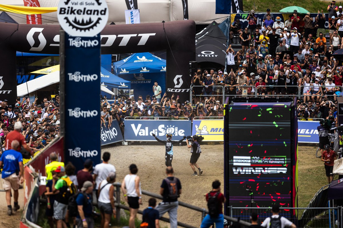 UCI_MTB's tweet photo. Golden season so far for Goldstone 🥇

What a run by Jackson Goldstone 🇨🇦 to secure his third straight UCI MTB Downhill World Cup victory in Val di Sole!

#MTBWorldCup https://t.co/qElacZ1fHn