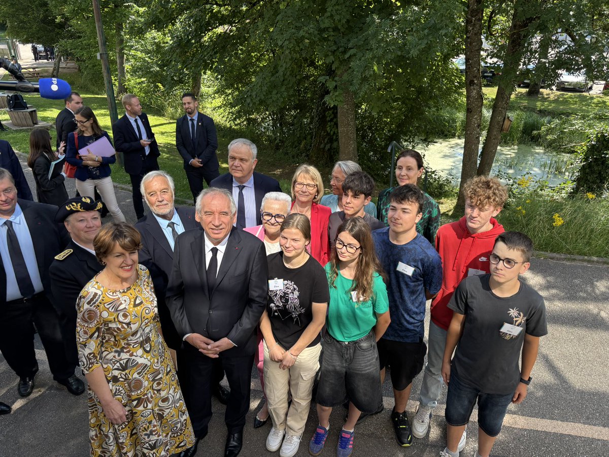 FrancoiseGatel's tweet image. ✨Retour sur le comité interministériel aux ruralités aux côtés du Premier ministre @bayrou, de @frebsamen et de mes collègues du @gouvernementFR .

🏡Avec 22 millions d’habitants répartis sur 88 % des communes françaises, la ruralité constitue une part essentielle du territoire…