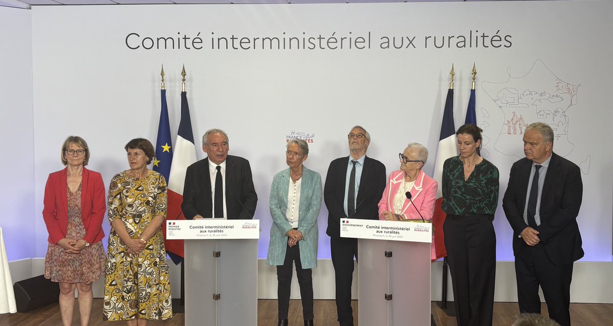 FrancoiseGatel's tweet image. ✨Retour sur le comité interministériel aux ruralités aux côtés du Premier ministre @bayrou, de @frebsamen et de mes collègues du @gouvernementFR .

🏡Avec 22 millions d’habitants répartis sur 88 % des communes françaises, la ruralité constitue une part essentielle du territoire…