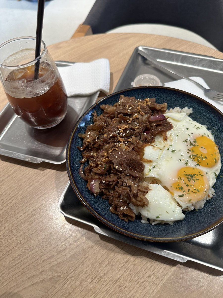 Tommysnote's tweet image. 🇵🇭 beef tapaが好きすぎて、毎食これでいいし、sunny-side up eggsは必ず添えてほしい。