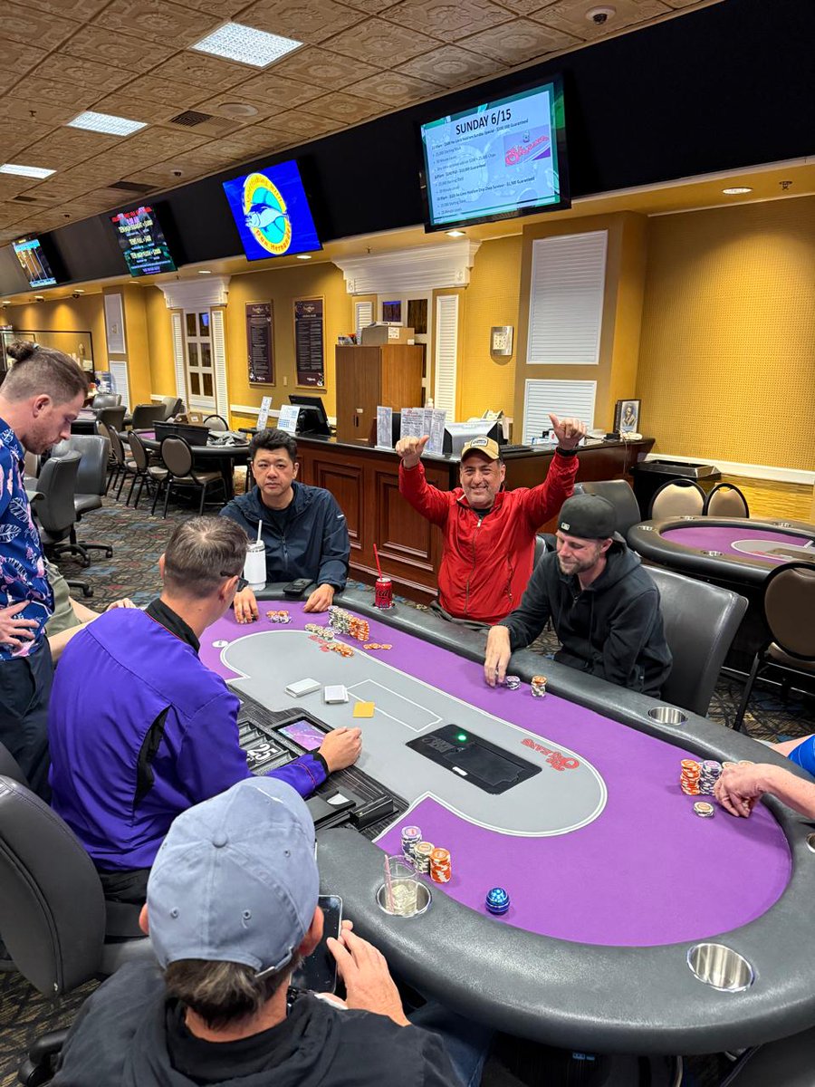 tatasanjuan's tweet image. 1er dia vegas❤️ que bien nos tratas @OrleansPokerRo1 ❤️ gracias!!🇦🇷🇦🇷💪💪 y 1er puesto para mi hno!! Grande @adrian_vargass  , chop×6 y 9k🇦🇷🇦🇷💪🏆