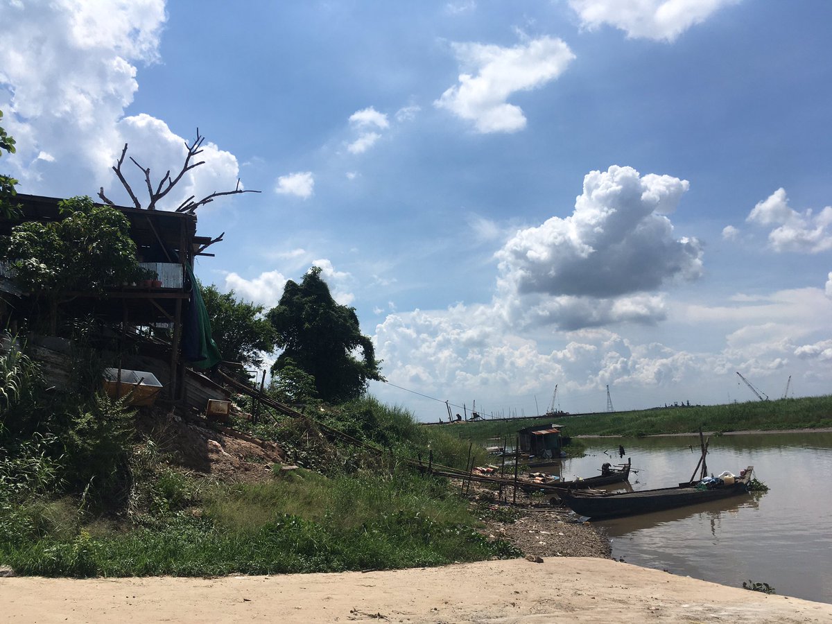 Demagog2's tweet image. A friend is in the hospital after an operation on a ventilator. Yesterday we joked and laughed, today the doctors said they will tell you when he leaves for another world. Take care of yourself and your loved ones!