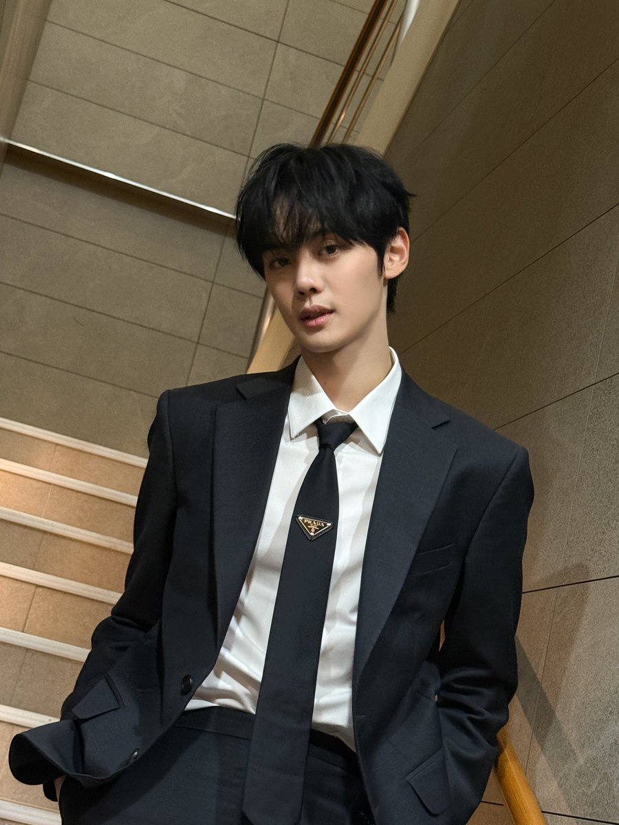 250621 풀챗 포스팅 #김규빈 

헤헷 너만 봐🤫
