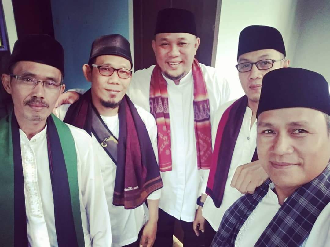 daniESyatirie's tweet image. abis latihan hadroh