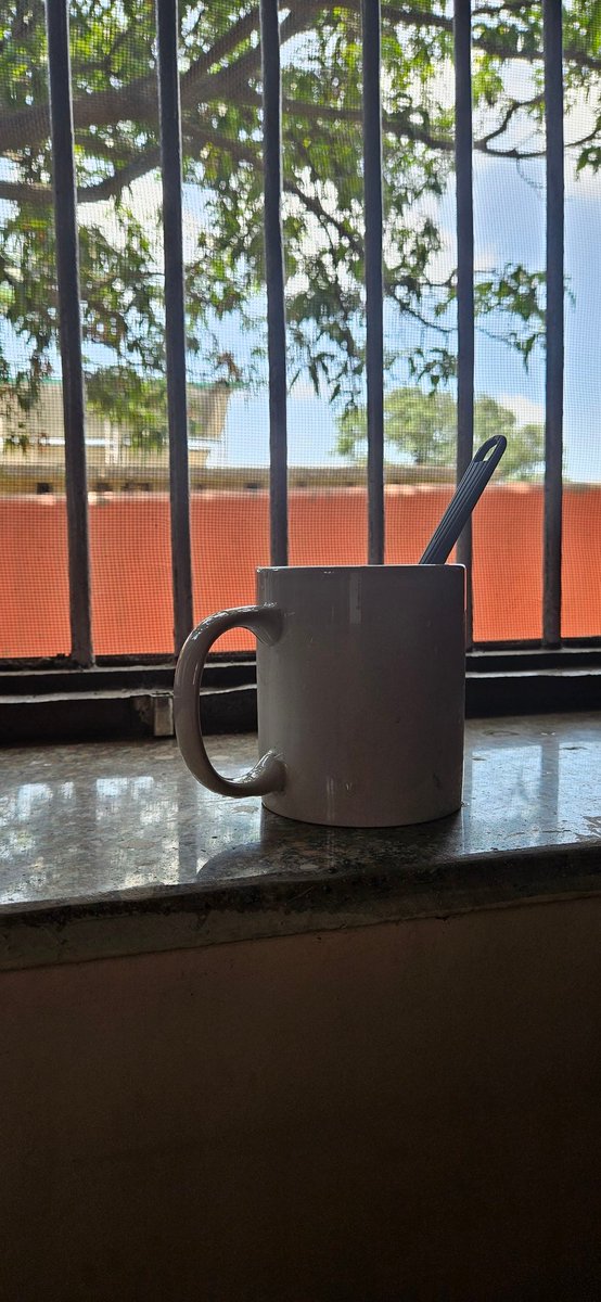 starz_ahead's tweet photo. Taking a break from the city life...
Cheers to bright blue skies, chirping birds, power cuts, and peace n quiet. https://t.co/LSLZbMKW0N